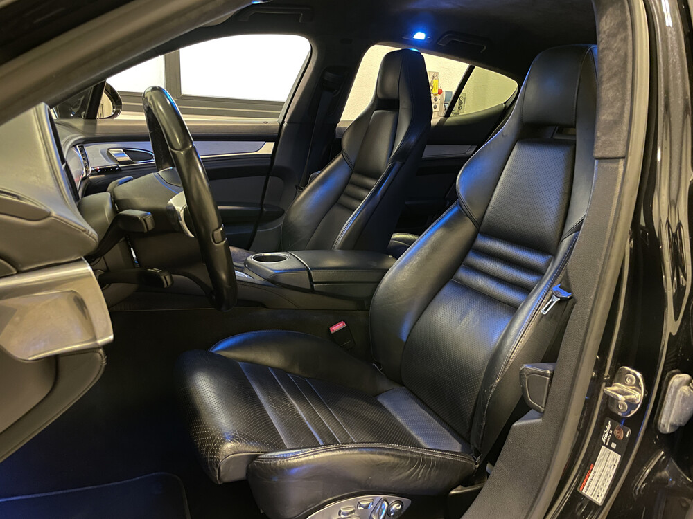 Porsche Panamera Turbo 4.8 500pk 2010, 46-TJG-6