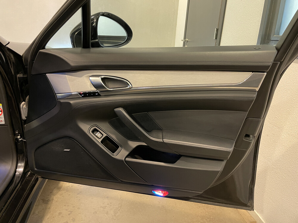 Porsche Panamera Turbo 4.8 500pk 2010, 46-TJG-6