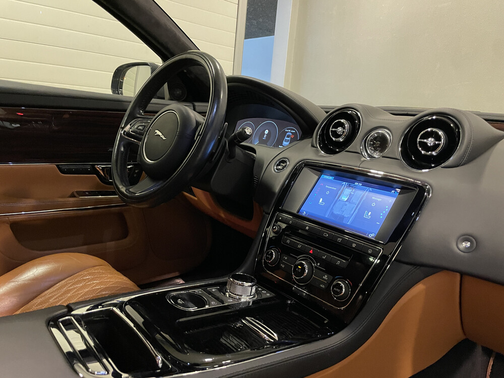 Jaguar XJ 3.0 D Portfolio LWB -FACELIFT- 300pk 2017 -Orig. NL-, NT-188-H