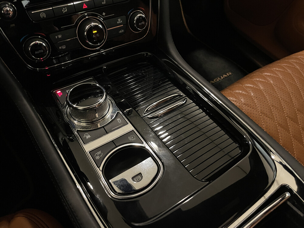 Jaguar XJ 3.0 D Portfolio LWB -FACELIFT- 300pk 2017 -Orig. NL-, NT-188-H