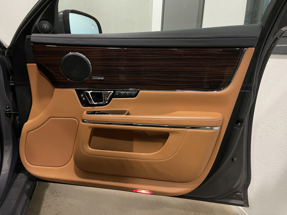 Jaguar XJ 3.0 D Portfolio LWB -FACELIFT- 300pk 2017 -Orig. NL-, NT-188-H