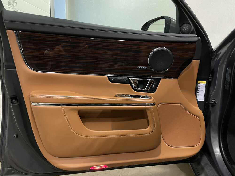 Jaguar XJ 3.0 D Portfolio LWB -FACELIFT- 300pk 2017 -Orig. NL-, NT-188-H