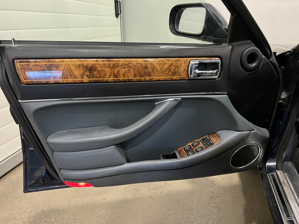 Daimler SIX4.0 241 PS 1995, LF-SZ-43.