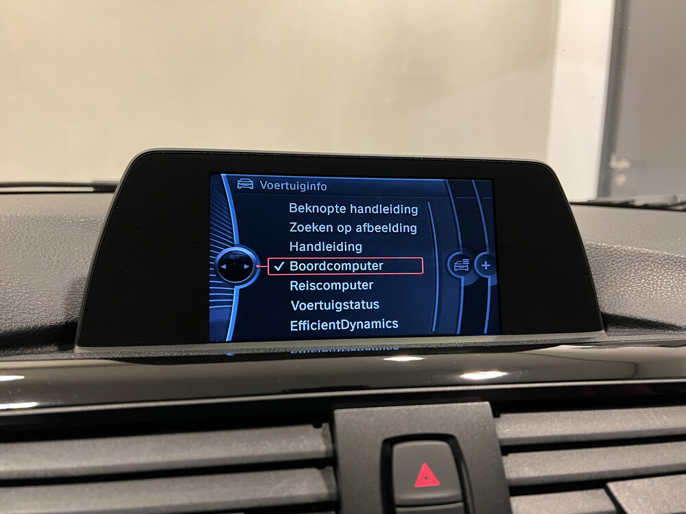 BMW 320i Executive Sportline 3-serie 184pk 2012, 15-XHT-3