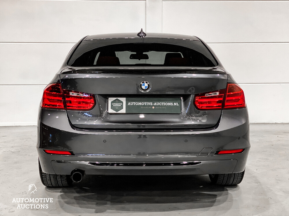 BMW 320i Executive Sportline 3-serie 184pk 2012, 15-XHT-3