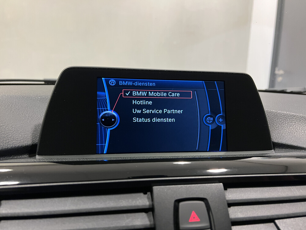 BMW 320i Executive Sportline 3-serie 184pk 2012, 15-XHT-3