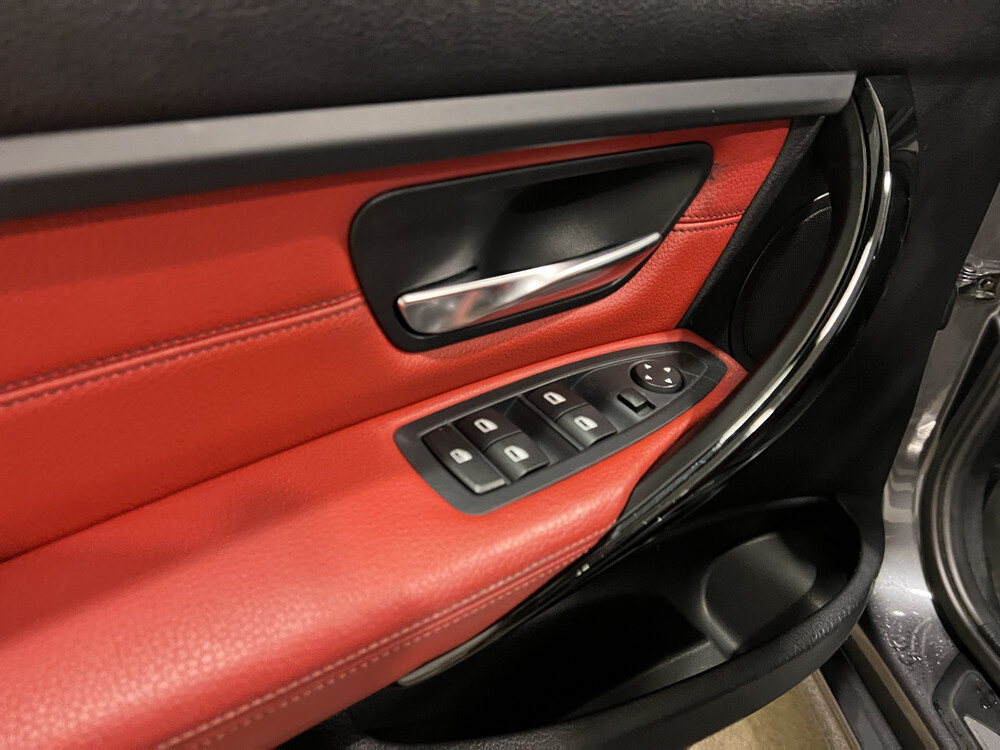 BMW 320i Executive Sportline 3-serie 184pk 2012, 15-XHT-3