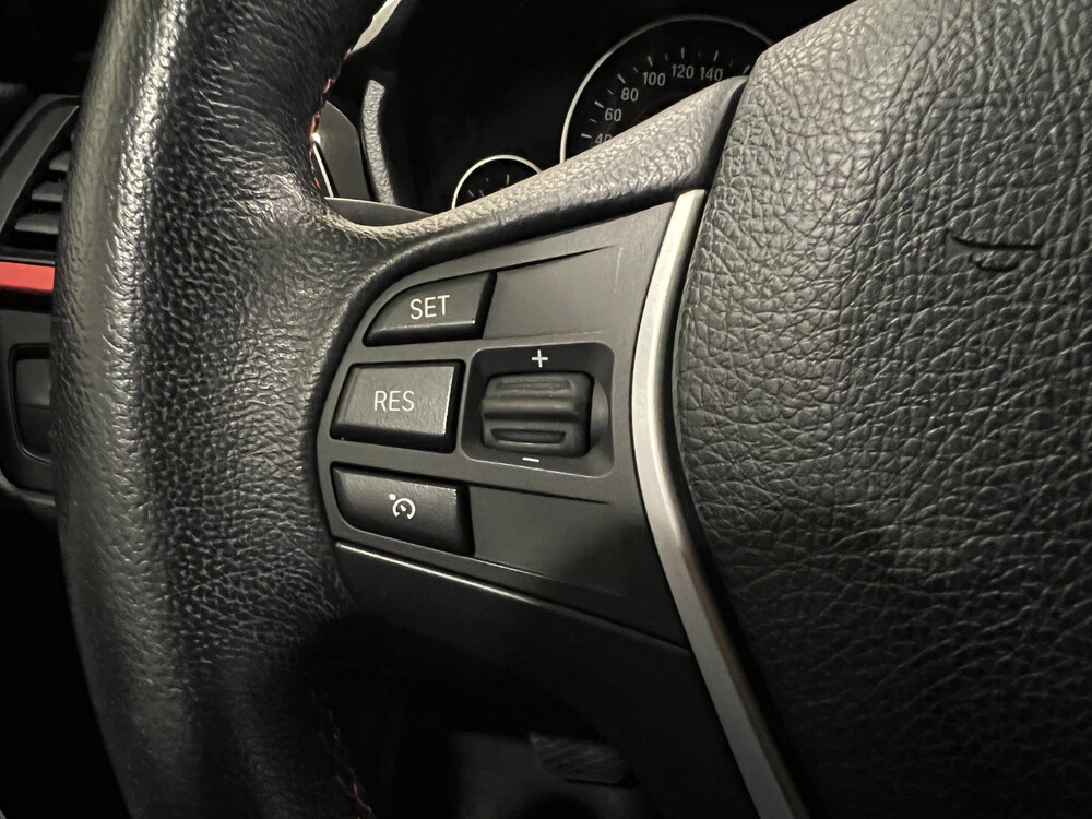 BMW 320i Executive Sportline 3-serie 184pk 2012, 15-XHT-3