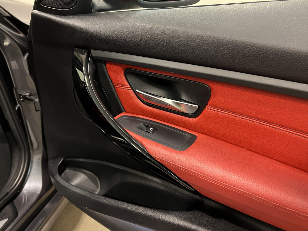 BMW 320i Executive Sportline 3-serie 184pk 2012, 15-XHT-3