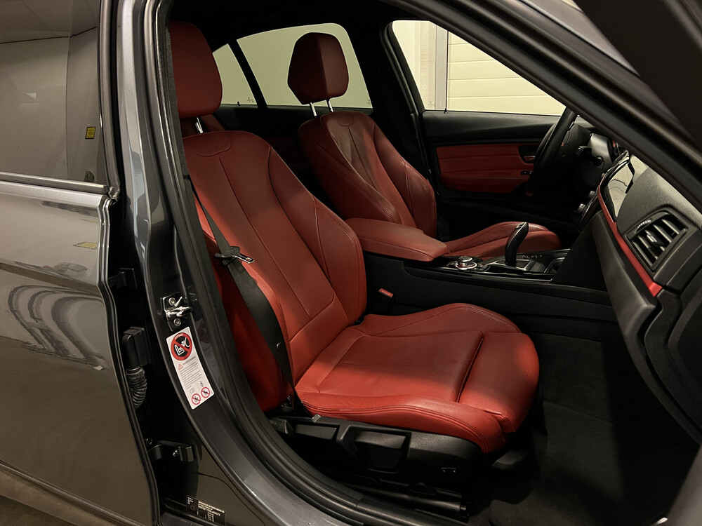 BMW 320i Executive Sportline 3-serie 184pk 2012, 15-XHT-3