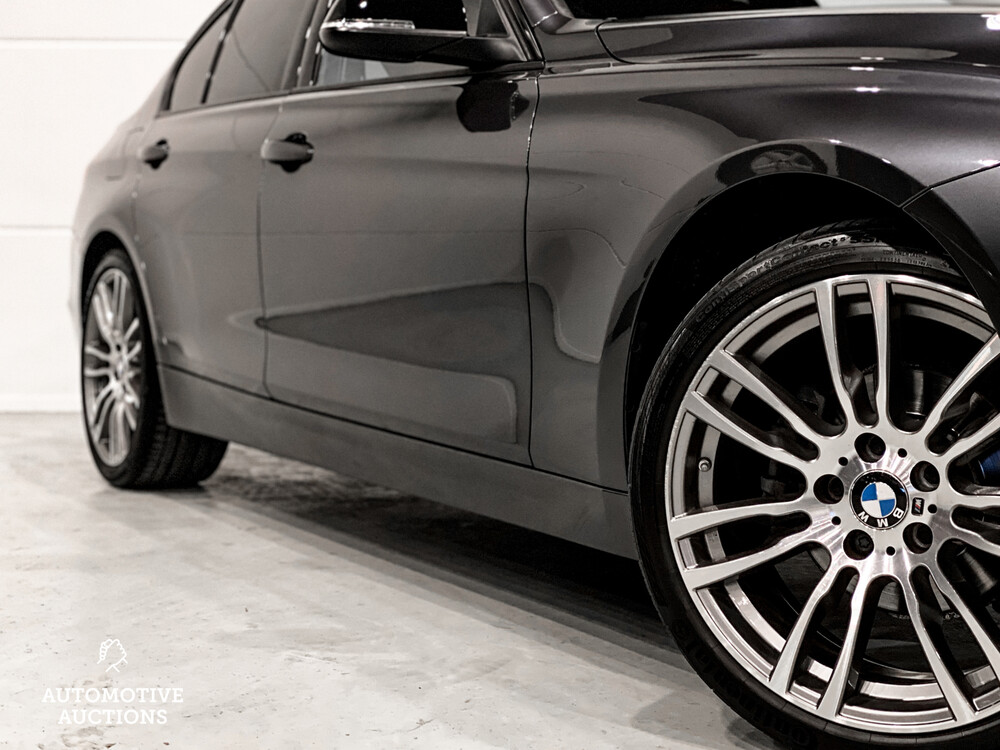 BMW 320i Executive Sportline 3-serie 184pk 2012, 15-XHT-3