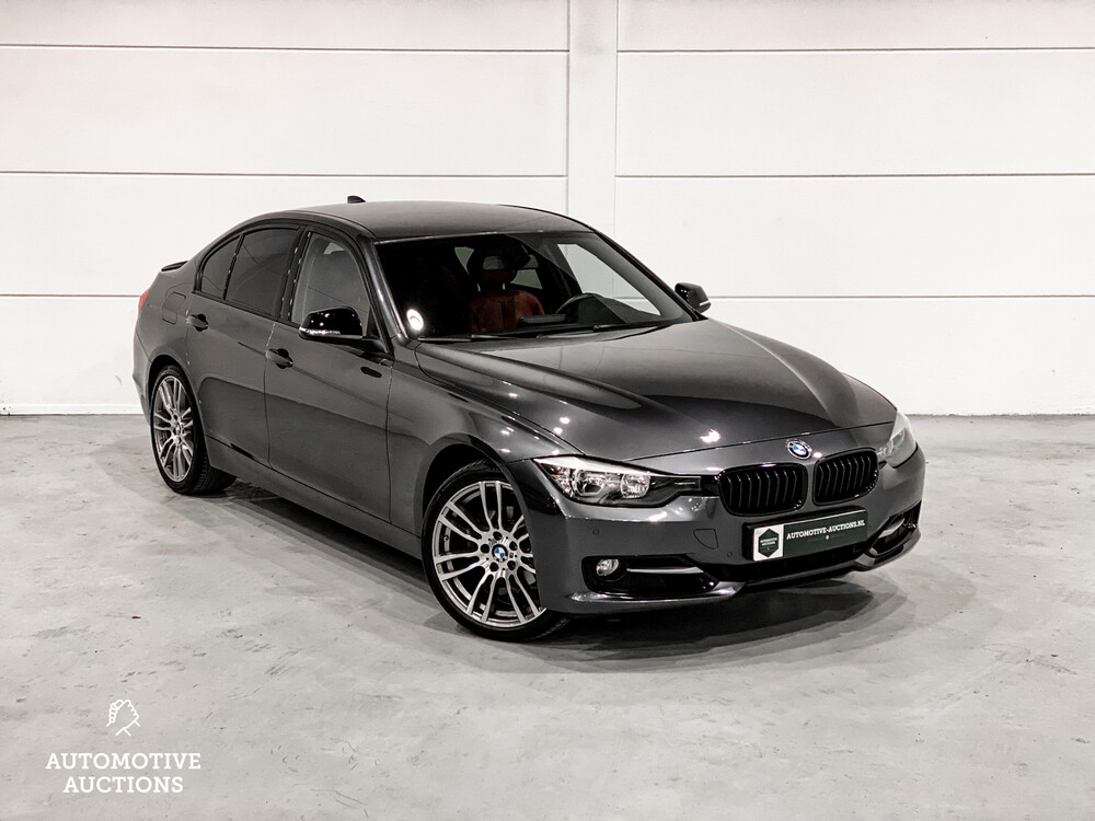 BMW 320i Executive Sportline 3-serie 184pk 2012, 15-XHT-3