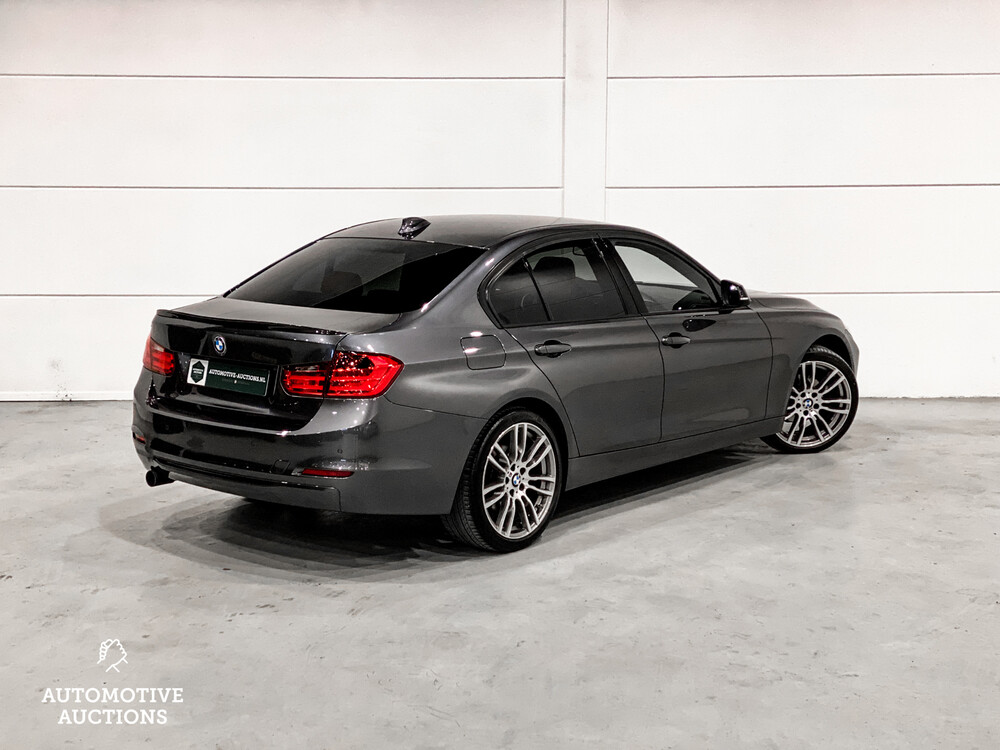 BMW 320i Executive Sportline 3-serie 184pk 2012, 15-XHT-3