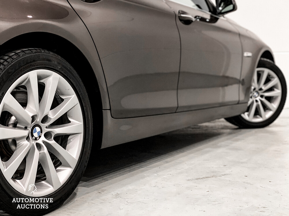 BMW 528i High Executive 5-serie 245pk 2012, 25-XJG-1