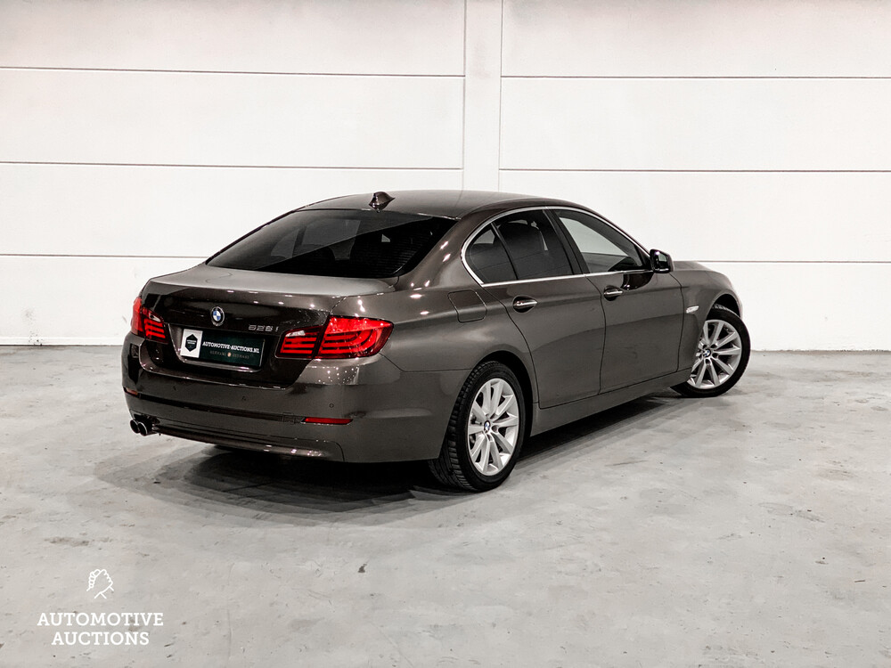 BMW 528i High Executive 5-serie 245pk 2012, 25-XJG-1