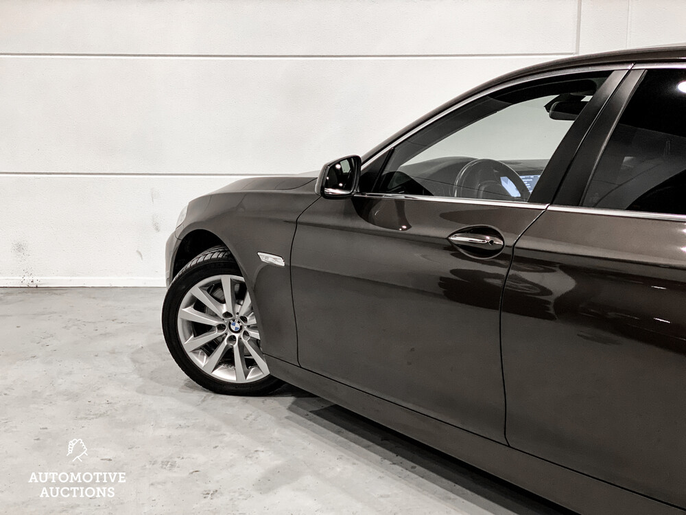 BMW 528i High Executive 5-serie 245pk 2012, 25-XJG-1