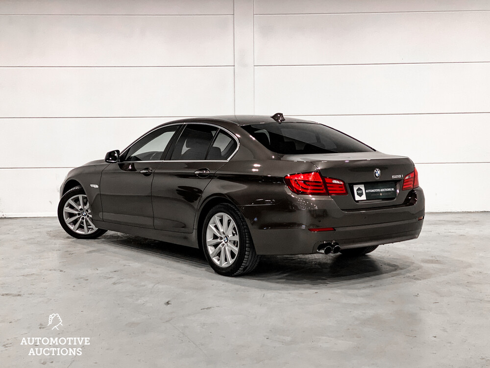 BMW 528i High Executive 5-serie 245pk 2012, 25-XJG-1