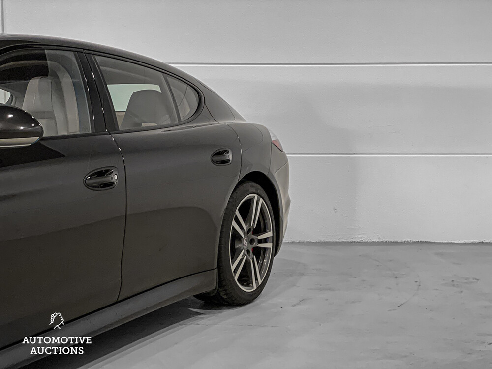 Porsche Panamera 3.6 V6 Platinum Edition SportChrono 299pk 2013, L-185-HT