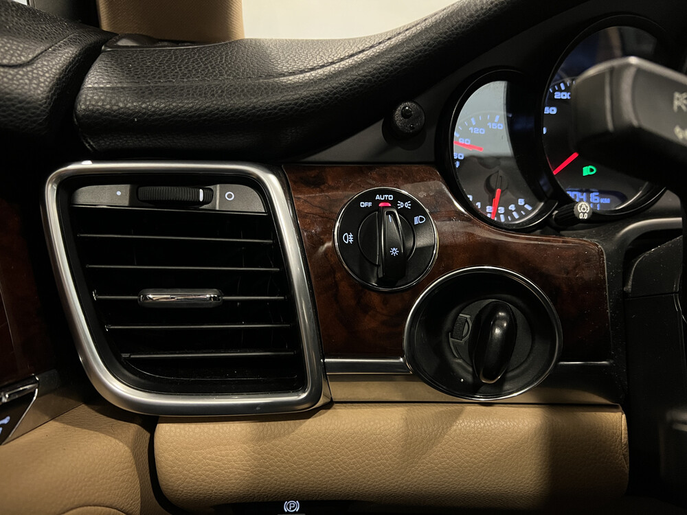 Porsche Panamera 3.6 V6 Platinum Edition SportChrono 299pk 2013, L-185-HT