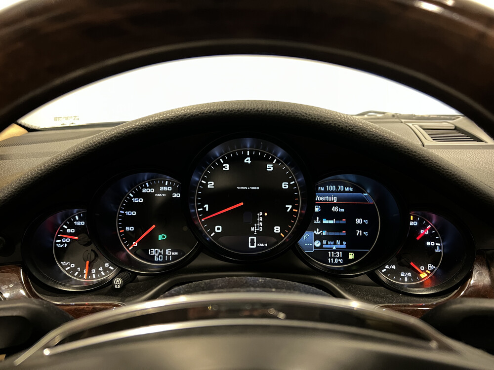 Porsche Panamera 3.6 V6 Platinum Edition SportChrono 299pk 2013, L-185-HT