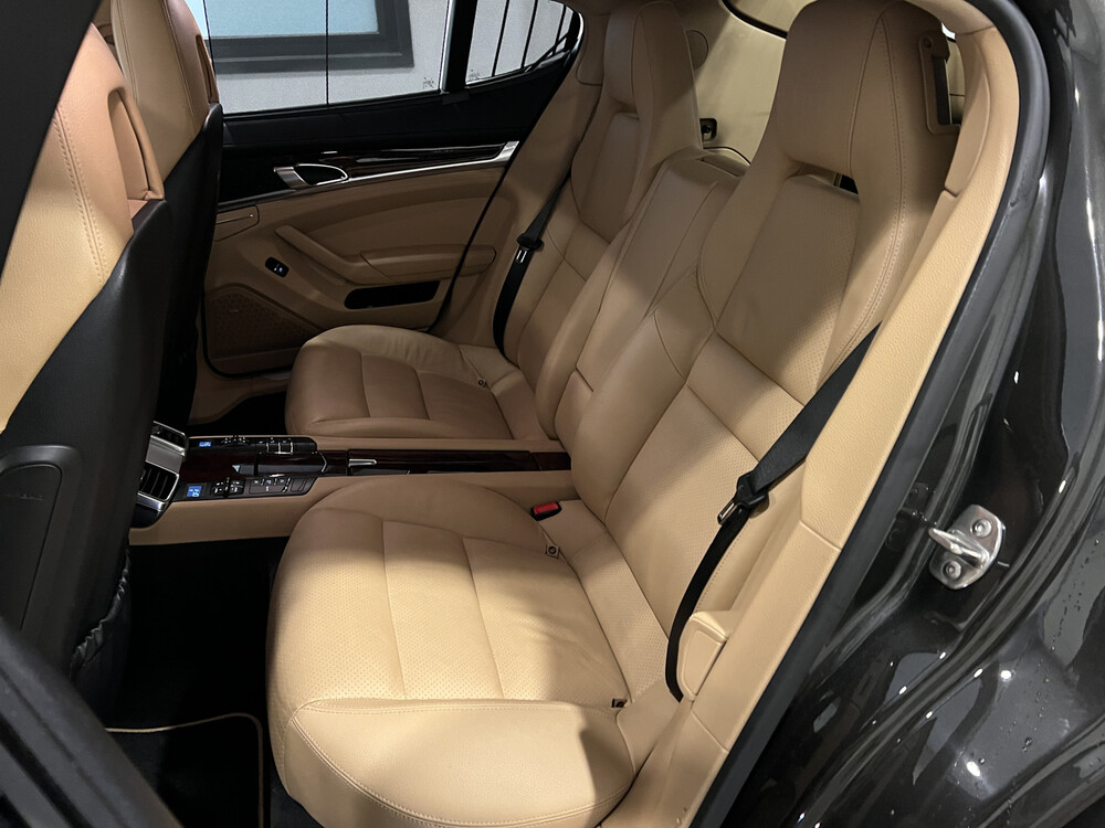 Porsche Panamera 3.6 V6 Platinum Edition SportChrono 299pk 2013, L-185-HT