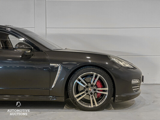 Porsche Panamera 3.6 V6 Platinum Edition SportChrono 299hp 2013, L-185-HT.