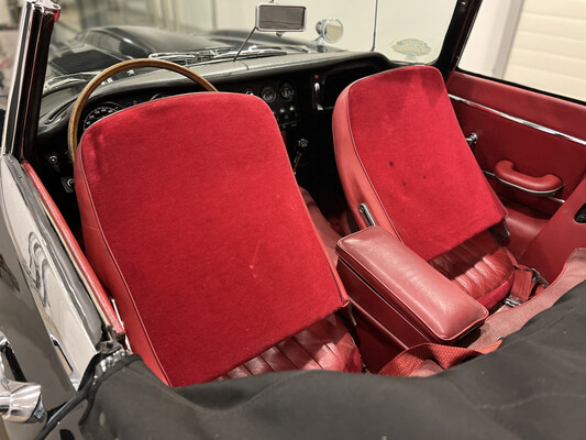 Jaguar E-Type Serie 1 OTS 4.2 Sechs-in-Reihen-Cabriolet 1967, DZ-73-87