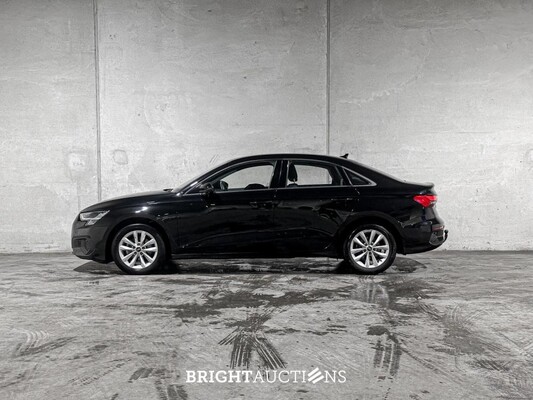 Audi A3 Limousine 35 TFSI Pro Line 150pk 2023 (Origineel-NL + 1e Eigenaar), X-645-JF