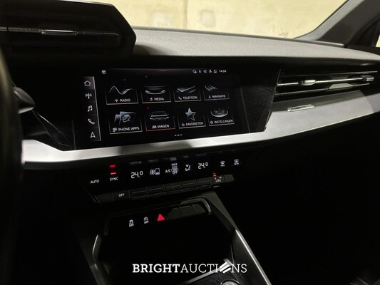 Audi A3 Limousine 35 TFSI Pro Line 150pk 2023 (Origineel-NL + 1e Eigenaar), X-645-JF