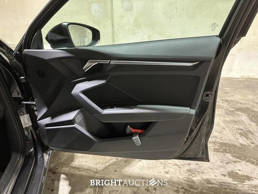 Audi A3 Limousine 35 TFSI Pro Line 150pk 2023 (Origineel-NL + 1e Eigenaar), X-645-JF