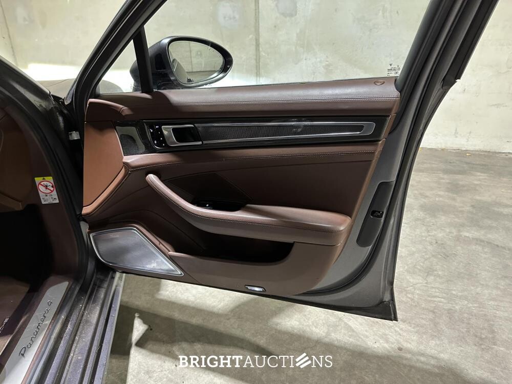 Porsche Panamera Sport Turismo 4 E-Hybrid 2.9 V6 462pk 2018 (Origineel-NL), RR-070-R