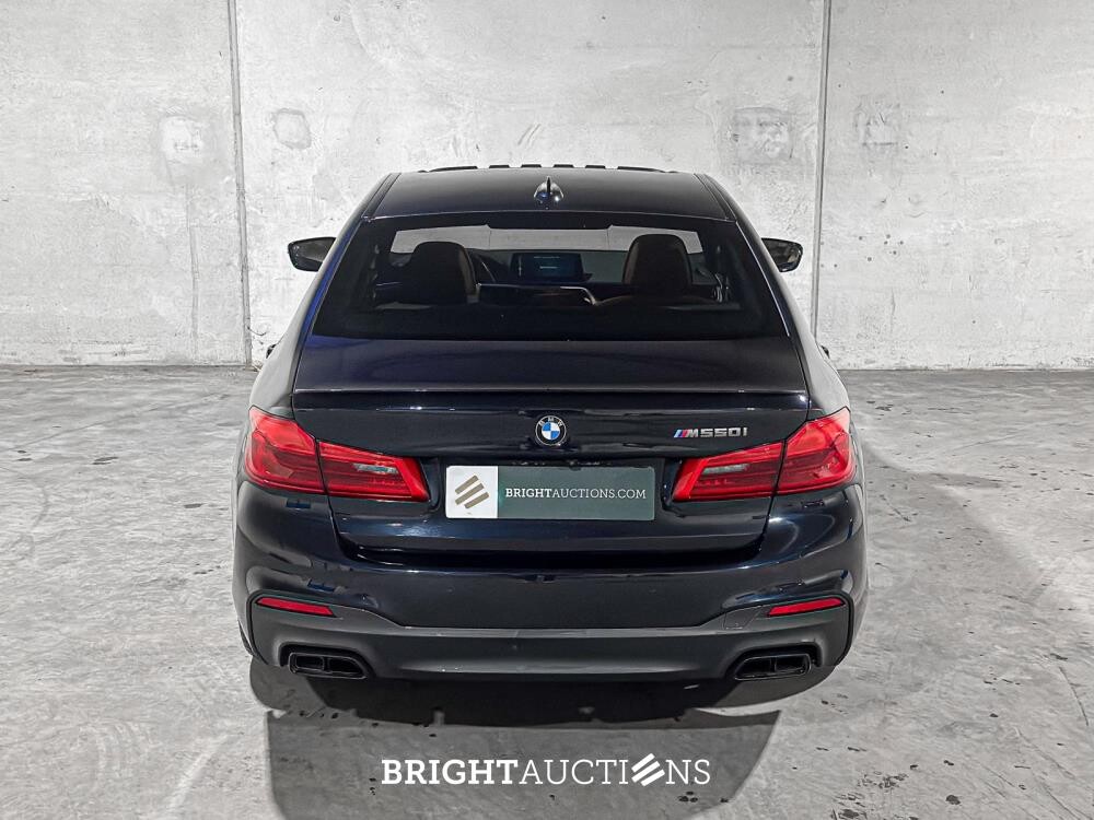 BMW M550i xDrive 4.4 V8 High Executive M-Sport 530pk 2020 5-serie G30, L-618-KL