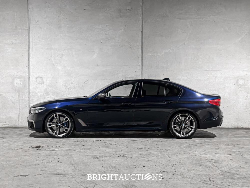 BMW M550i xDrive 4.4 V8 High Executive M-Sport 530pk 2020 5-serie G30, L-618-KL