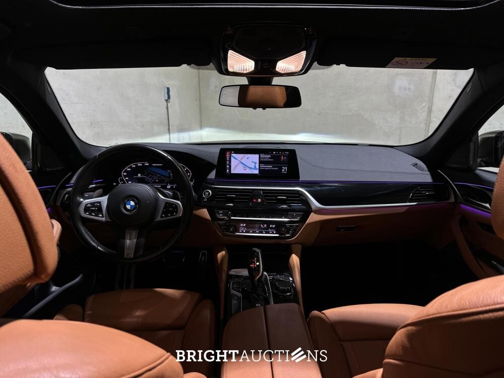 BMW M550i xDrive 4.4 V8 High Executive M-Sport 530pk 2020 5-serie G30, L-618-KL