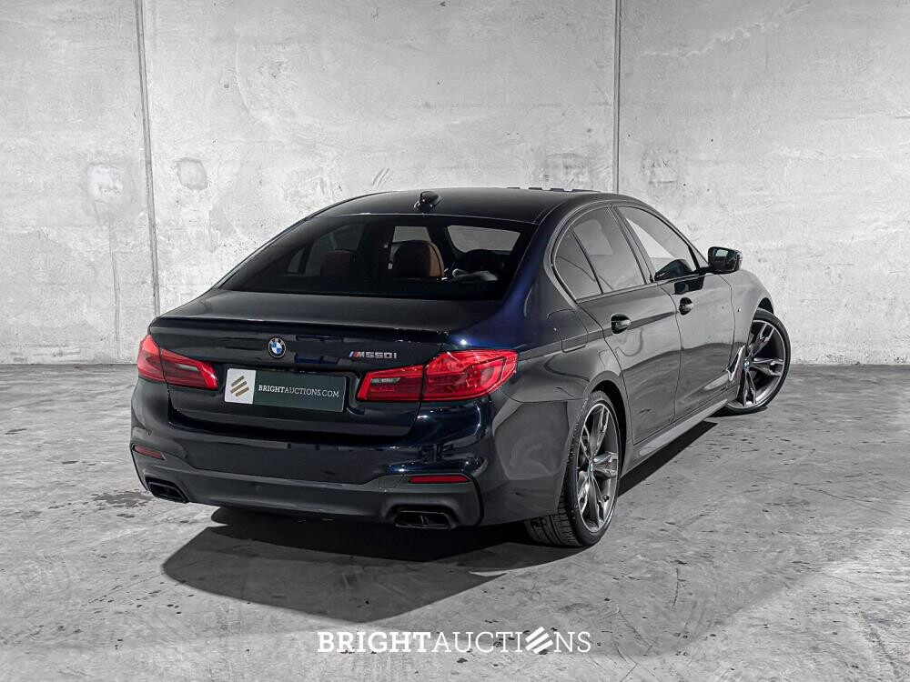 BMW M550i xDrive 4.4 V8 High Executive M-Sport 530pk 2020 5-serie G30, L-618-KL