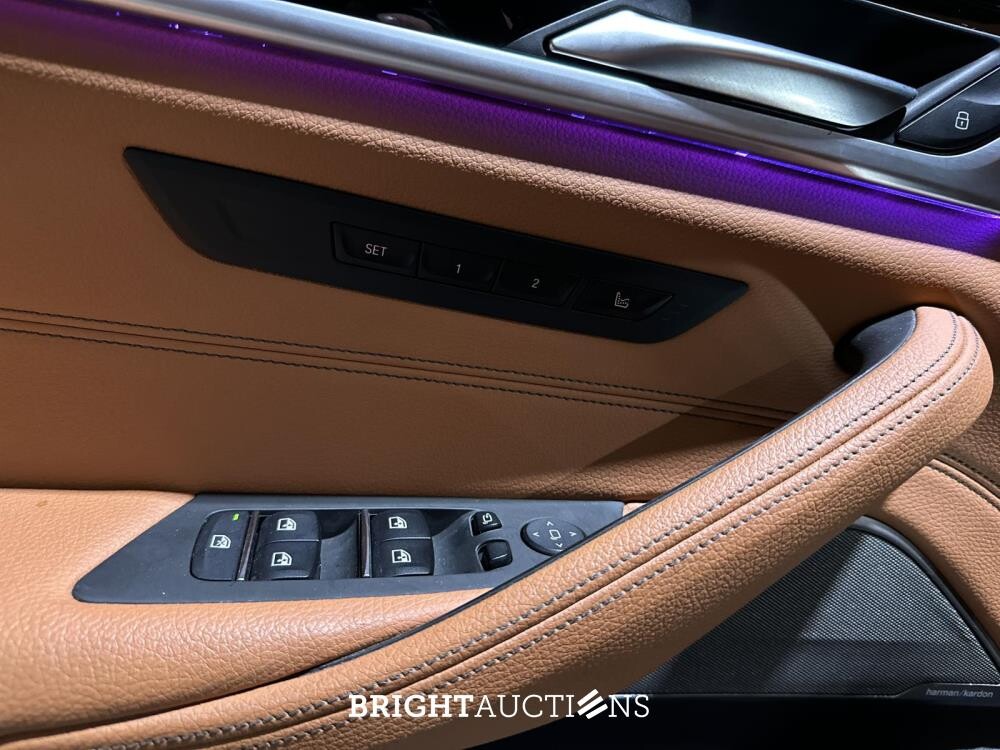 BMW M550i xDrive 4.4 V8 High Executive M-Sport 530pk 2020 5-serie G30, L-618-KL