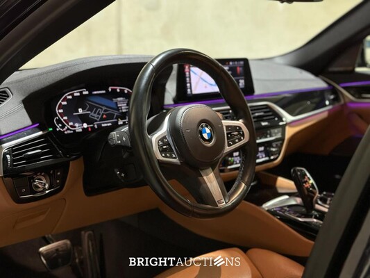 BMW M550i xDrive 4.4 V8 High Executive M-Sport 530pk 2020 5-serie G30, L-618-KL