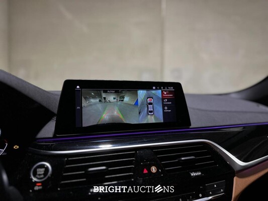 BMW M550i xDrive 4.4 V8 High Executive M-Sport 530pk 2020 5-serie G30, L-618-KL