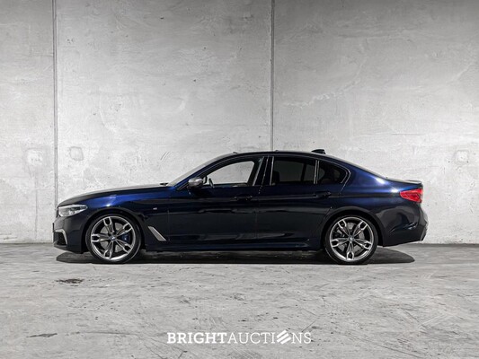 BMW M550i xDrive 4.4 V8 High Executive M-Sport 530pk 2020 5-serie G30, L-618-KL