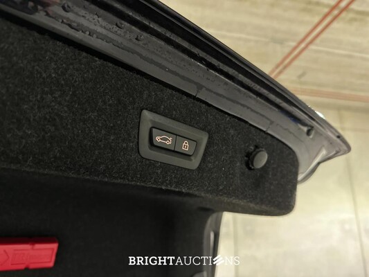 BMW M550i xDrive 4.4 V8 High Executive M-Sport 530pk 2020 5-serie G30, L-618-KL