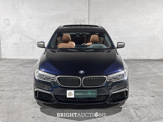BMW M550i xDrive 4.4 V8 High Executive M-Sport 530pk 2020 5-serie G30, L-618-KL