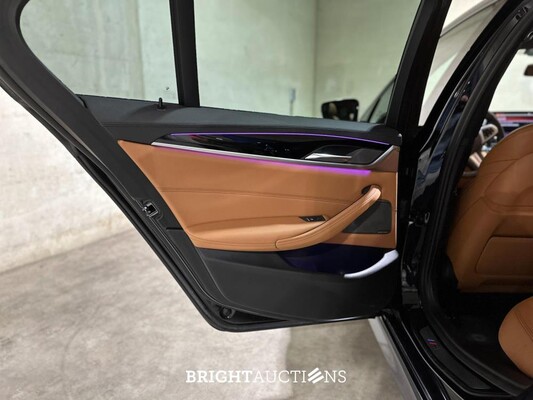 BMW M550i xDrive 4.4 V8 High Executive M-Sport 530pk 2020 5-serie G30, L-618-KL