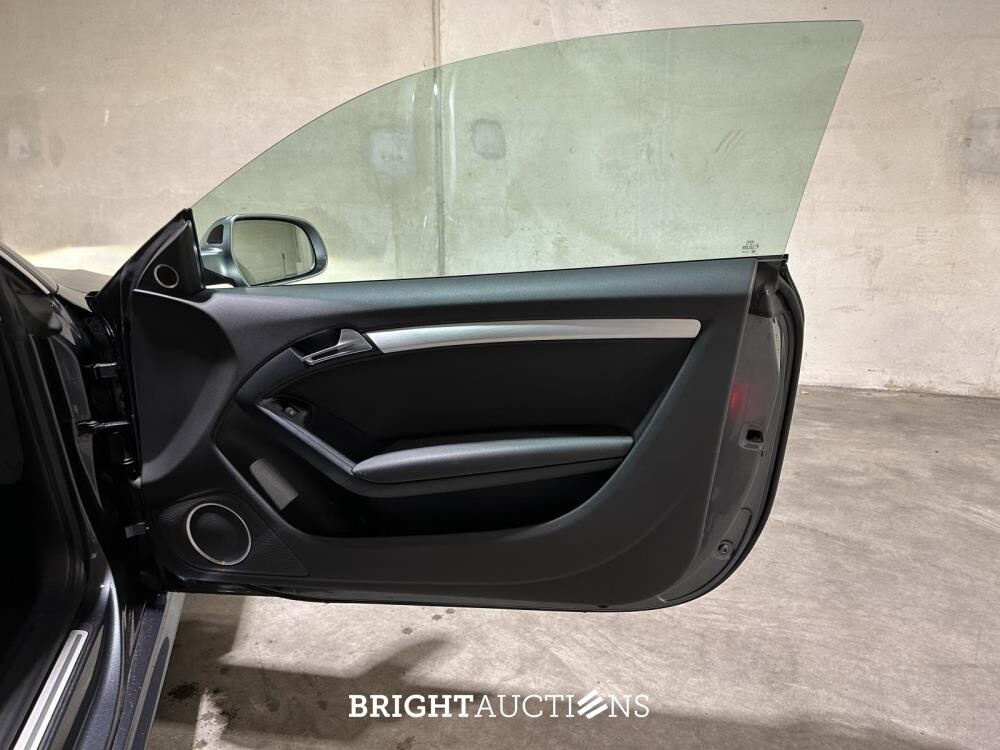 Audi RS5 Coupé 4.2 FSI V8 Quattro 450pk 2010, XN-941-L Youngtimer