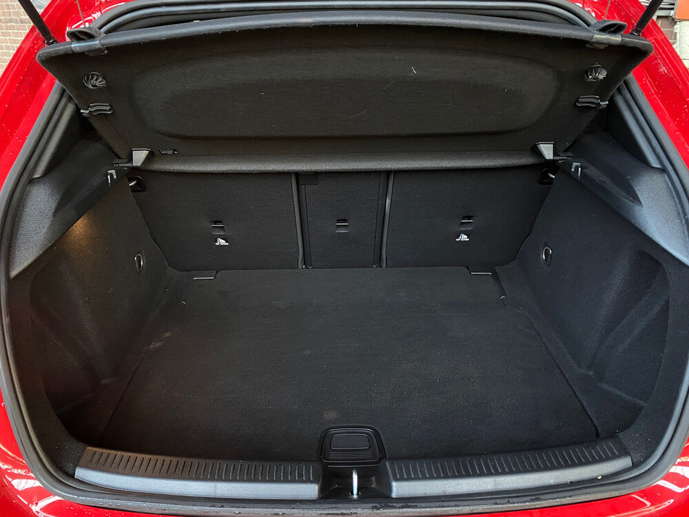 Mercedes-Benz A180 Business Solution AMG Night Upgrade 136PS 2019, XS-253-H