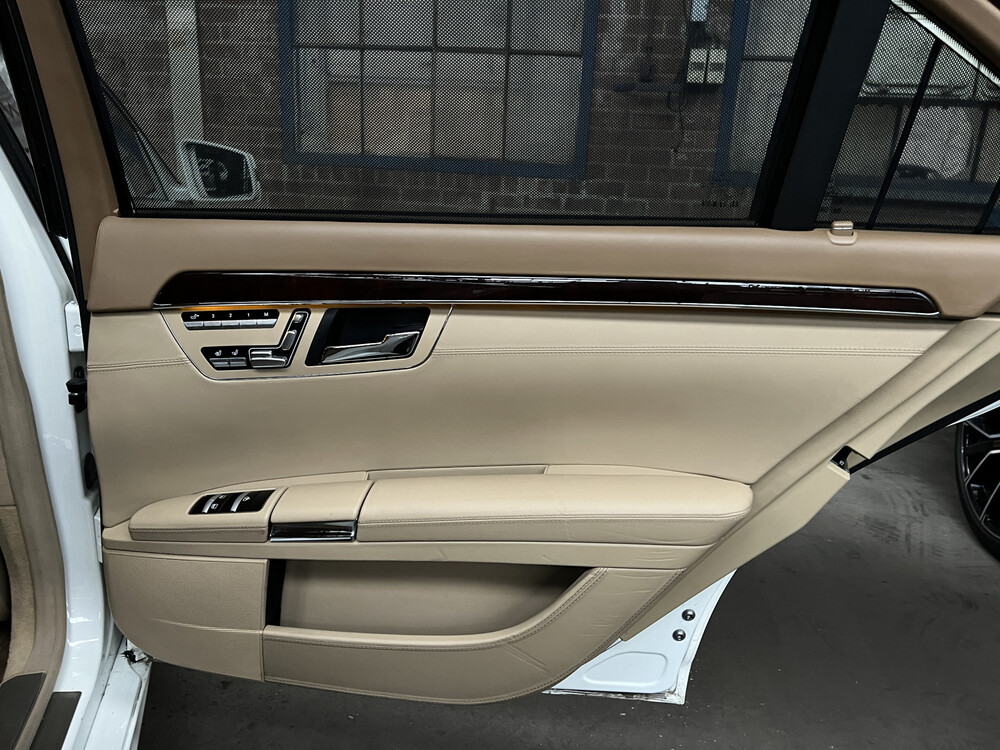 Mercedes-Benz S63 AMG 2LOOK-Edition Special 5.5 V8 S-Klasse 544PS 2011