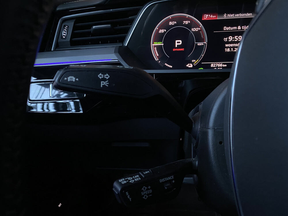 Audi e-tron EDITION ONE 55 Quattro Advanced 95 kWh 215PS 2018 -Orig NL-, XH-842-D