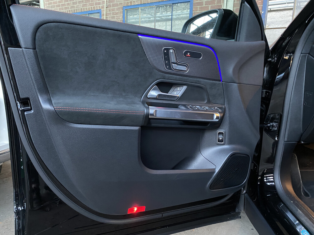 Mercedes-Benz EQB300 AMG 4Matic 228PS 2022 -Herstellergarantie-