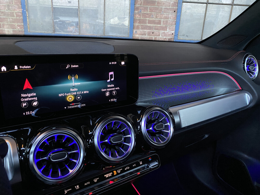 Mercedes-Benz EQB300 AMG 4Matic 228PS 2022 -Herstellergarantie-