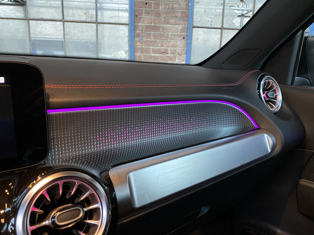 Mercedes-Benz EQB300 AMG 4Matic 228PS 2022 -Herstellergarantie-