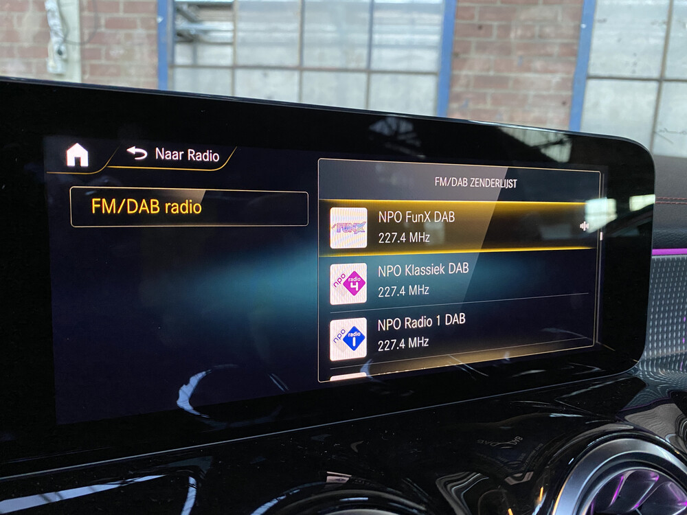 Mercedes-Benz EQB300 AMG 4Matic 228PS 2022 -Herstellergarantie-